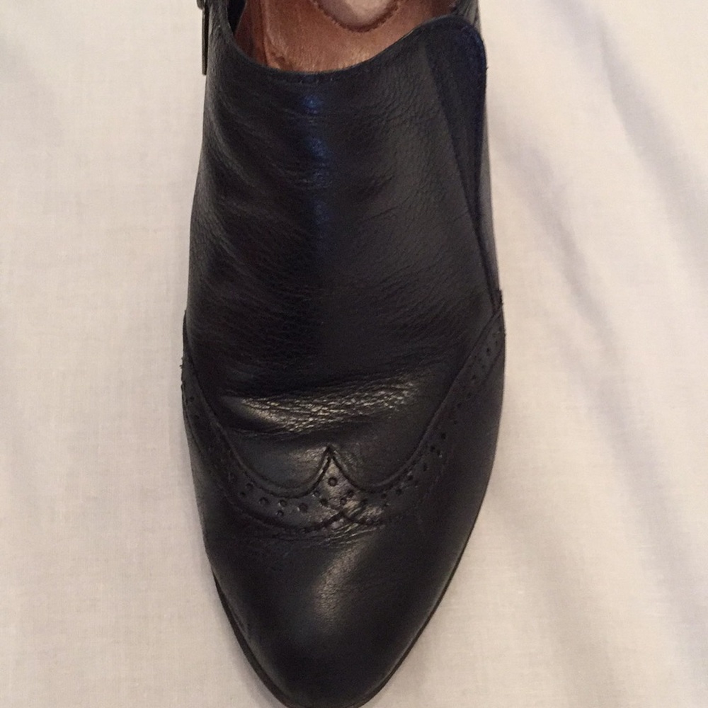 Nurture Haddie wingtip ankle boots size 9.5 M